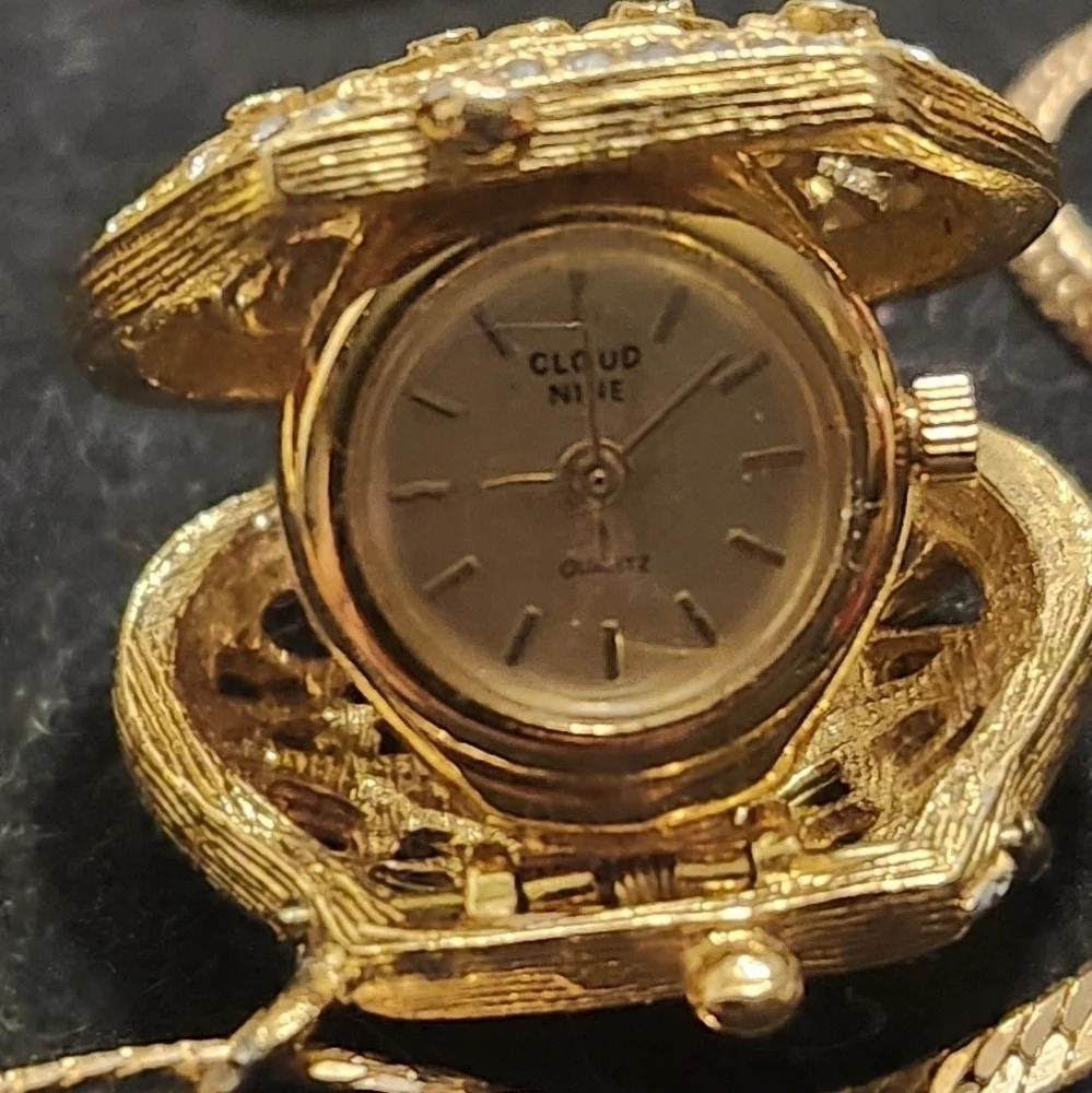 Rare vintage Cloud 9 iced out purse pendant watch - Picture 5 of 5